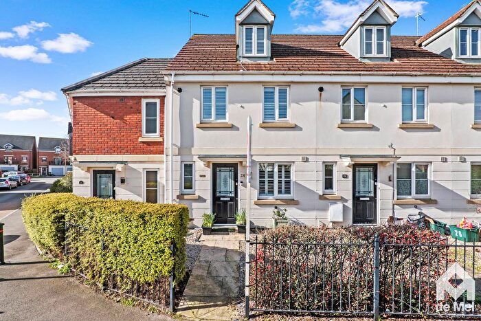 3 Bedroom Terraced House For Sale In Siskin Drive, Cheltenham, GL51