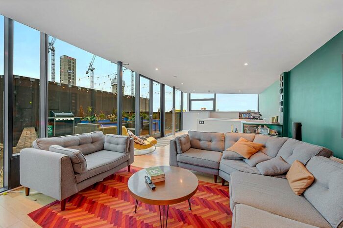 3 Bedroom Penthouse To Rent In Great Ancoats Street, Manchester, M4