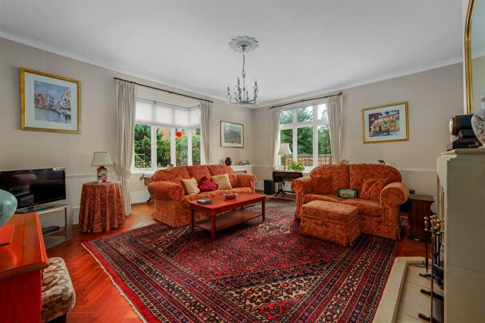 5 Bedroom Semi-Detached House For Sale In Clarendon Square, Leamington Spa, CV32