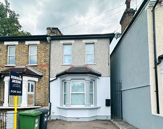 3 Bedroom End Of Terrace House For Sale In Wildfell Road, London, SE6