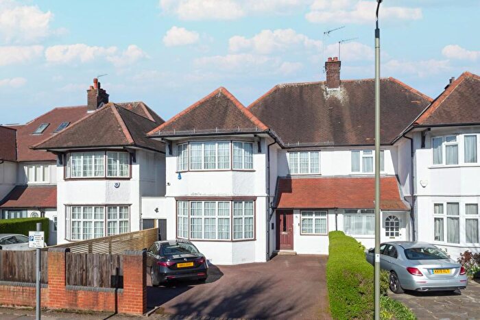 4 Bedroom Semi Detached House For Sale In The Ridgeway, Golders Green, London, NW11