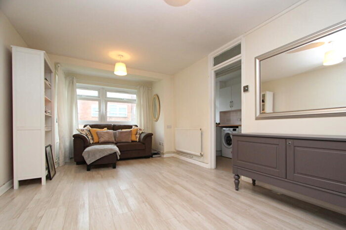 1 Bedroom Apartment To Rent In Sydney Road, Muswell Hill, London, N10