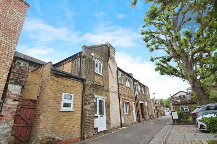 2 Bedroom Terraced House To Rent In Pembroke Place, Isleworth, TW7