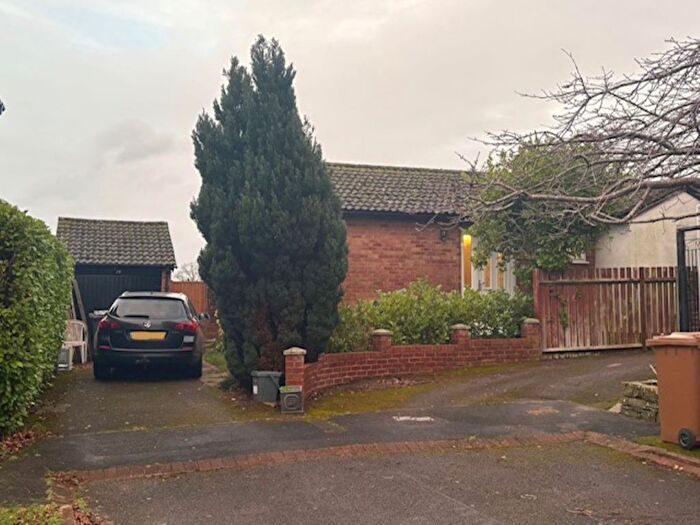 2 Bedroom Detached Bungalow For Sale In Langham Close, North Baddesley, Southampton, SO52