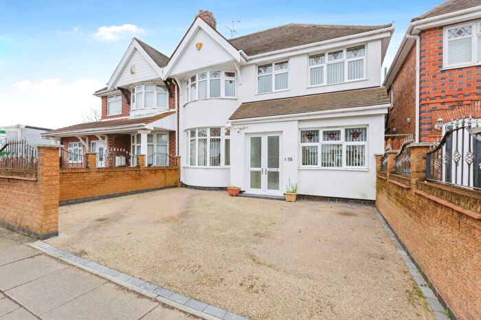 5 Bedroom Semi-Detached House For Sale In Chesterfield Road, Leicester, LE5
