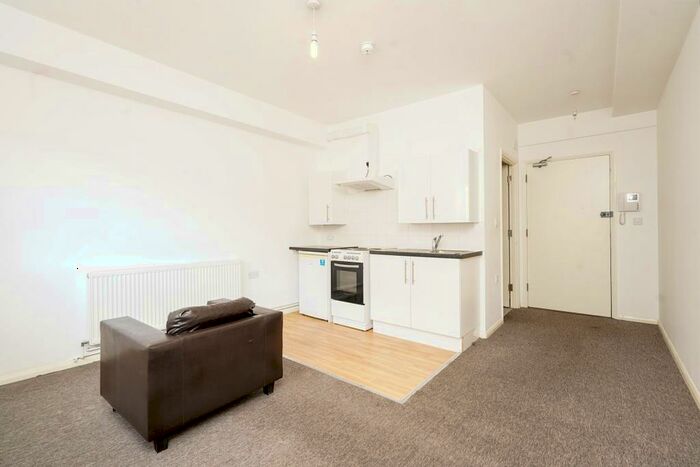 Flat To Rent In Clockworks, Forest Road, Walthamstow, London, E17