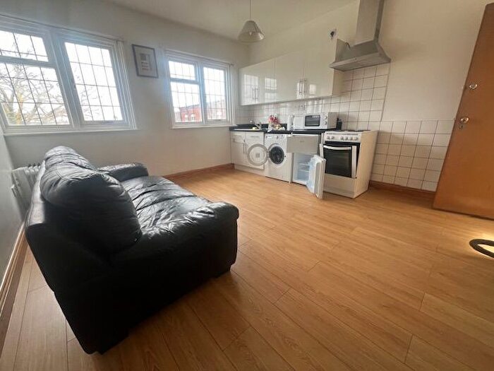 1 Bedroom Detached House To Rent In Winchester Road, London, N9