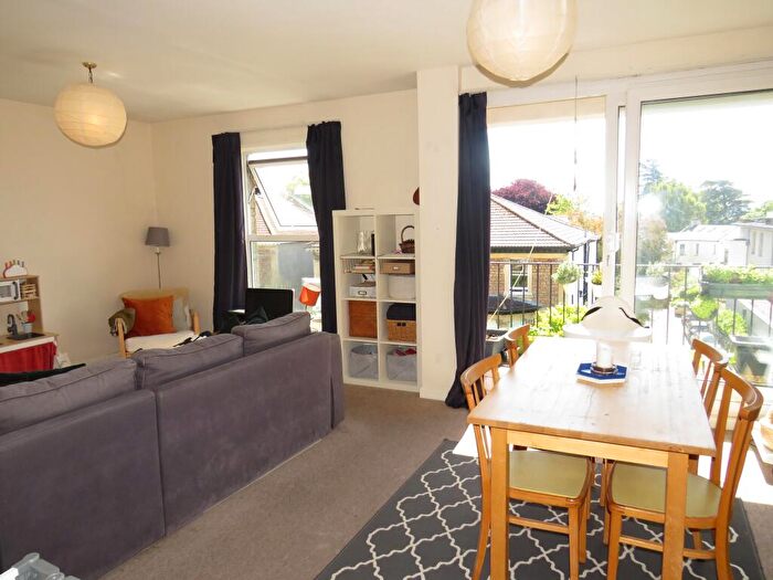 2 Bedroom Flat To Rent In Merchants Road, Clifton, Bristol, BS8