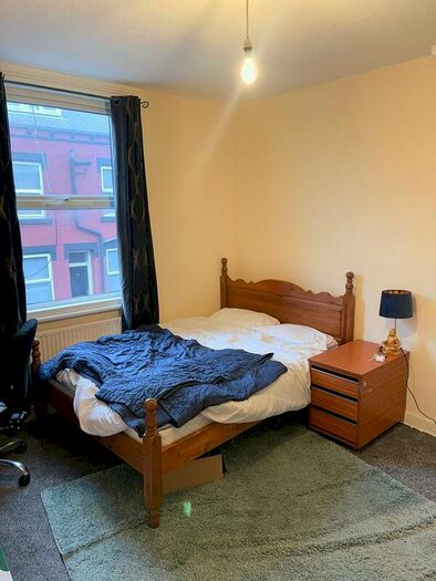 2 Bedroom Terraced House To Rent In Harold Grove, Hyde Park, Leeds, LS6