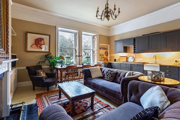 1 Bedroom Flat To Rent In Beaufort East Bath, BA1