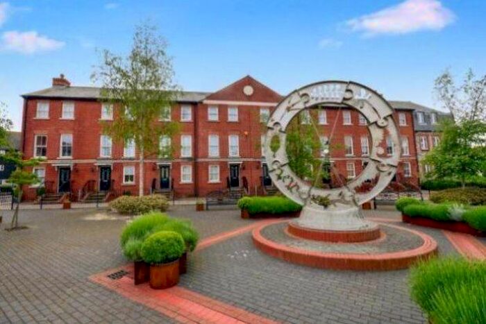 3 Bedroom Property To Rent In Surrey Street, Littlehampton, BN17