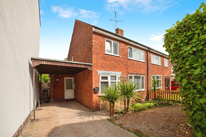 3 Bedroom Semi-Detached House For Sale In Fairholme Drive, Mansfield, Nottinghamshire, NG19