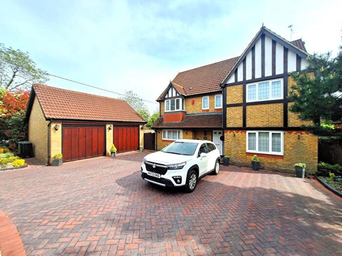 4 Bedroom Detached House For Sale In Botley Road, Fair Oak, Eastleigh, SO50