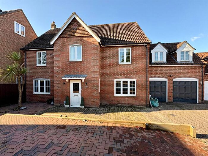 5 Bedroom Detached House For Sale In Little Dewlands, Verwood, BH31