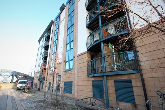 3 Bedroom Flat To Rent In Tower Place, Leith, Edinburgh, EH6