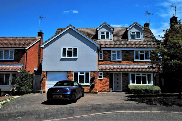 6 Bedroom Detached House To Rent In Restormel Close, Rushden, NN10