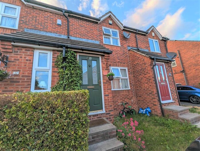 2 Bedroom Town House To Rent In Clifton Court, Dewsbury, WF13