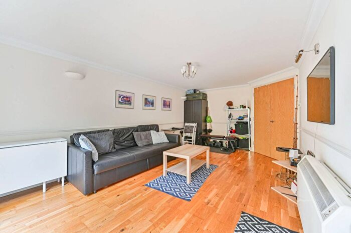 2 Bedroom Flat For Sale In Glaisher Street, Greenwich, London, SE8