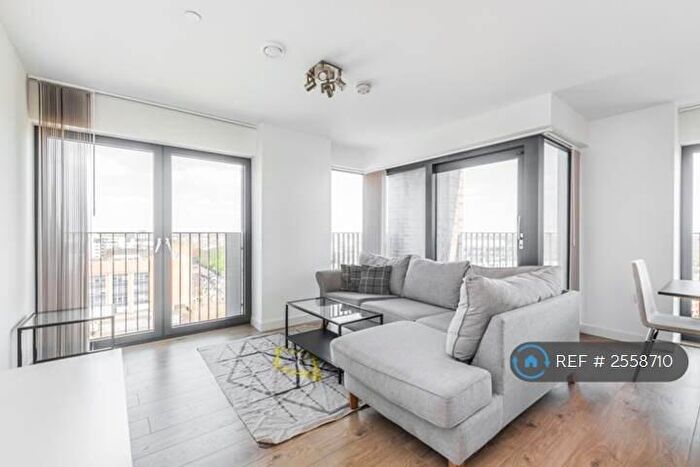 2 Bedroom Flat To Rent In Azure Building, London, E15