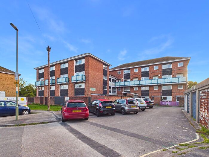 2 Bedroom Flat For Sale In Spithead House, Redlands Lane, Fareham, PO16
