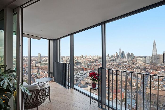 2 Bedroom Flat For Sale In Southwark Bridge Road, London, SE1