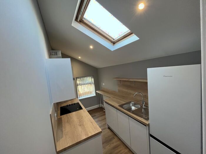 2 Bedroom Apartment To Rent In Pershore Road, Stirchley, Birmingham, B30