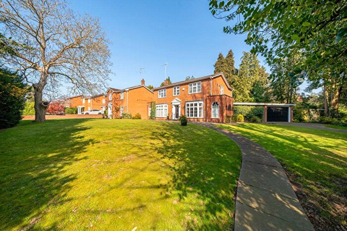 4 Bedroom Detached House For Sale In Nascot Wood Road, Watford, Hertfordshire, WD17