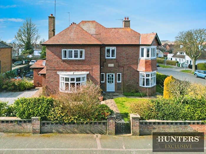 4 Bedroom Detached House For Sale In Cardigan Road, Bridlington, YO15