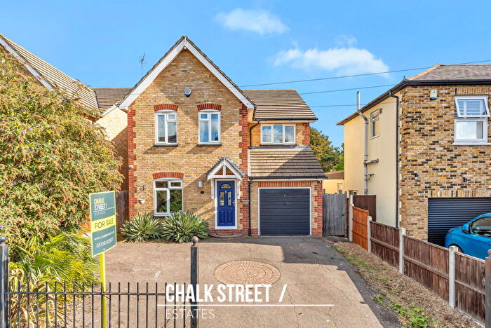 4 Bedroom Detached House For Sale In Manor Road, Romford, RM1