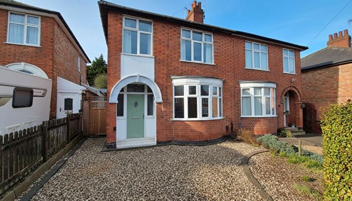 3 Bedroom Semi Detached House For Sale In Holt Road, Birstall, LE4