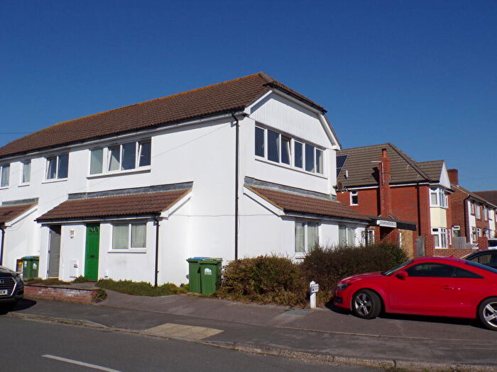 2 Bedroom Maisonette To Rent In Firtree Way, Sholing, SO19
