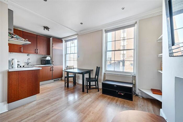 2 Bedroom Apartment For Sale In St. Peter's Street, London, N1