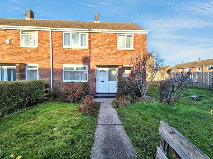 2 Bedroom End Of Terrace House To Rent In Defoe Avenue, South Shields, South Tyneside, Tyne And Wear, NE34