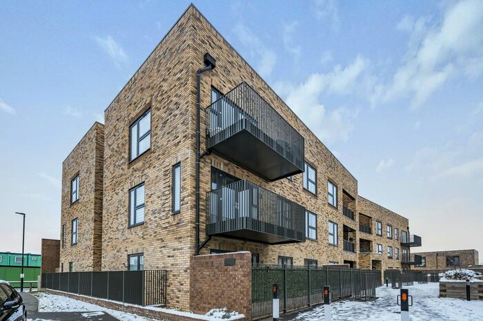 2 Bedroom Flat To Rent In Adit Road, Erith, DA8