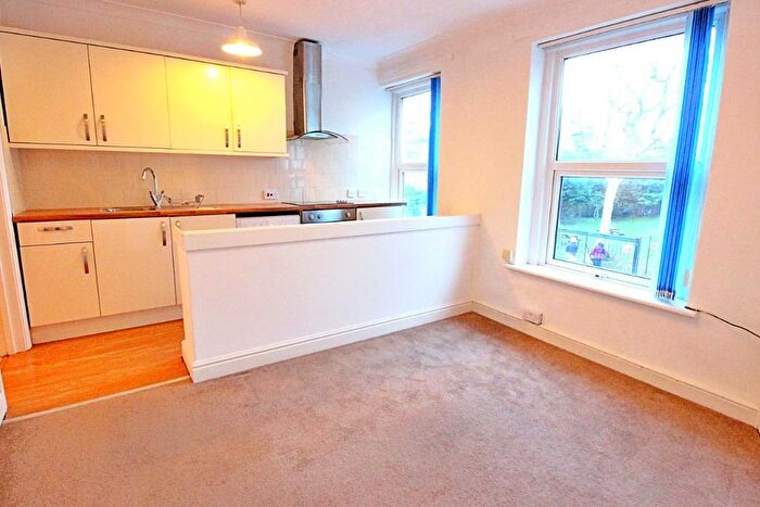 2 Bedroom Flat To Rent In Allensbank Crescent, Heath, Cardiff, CF14