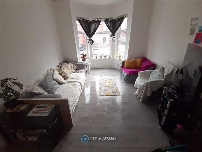 6 Bedroom Terraced House To Rent In Talbot Road, Manchester, M14