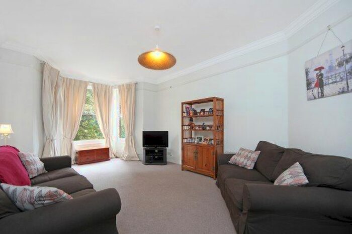 3 Bedroom Flat To Rent In Acton Lane, London, W4