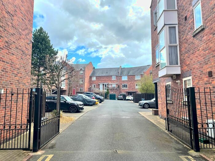2 Bedroom Flat To Rent In Waters Edge, Chester, CH1