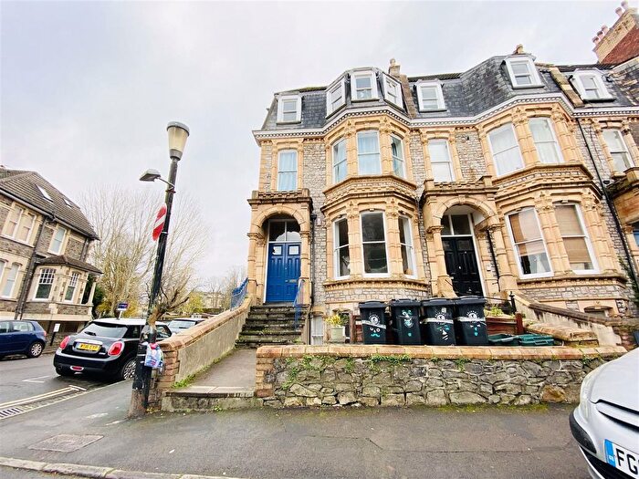 3 Bedroom Flat To Rent In Manilla Road, Bristol, BS8