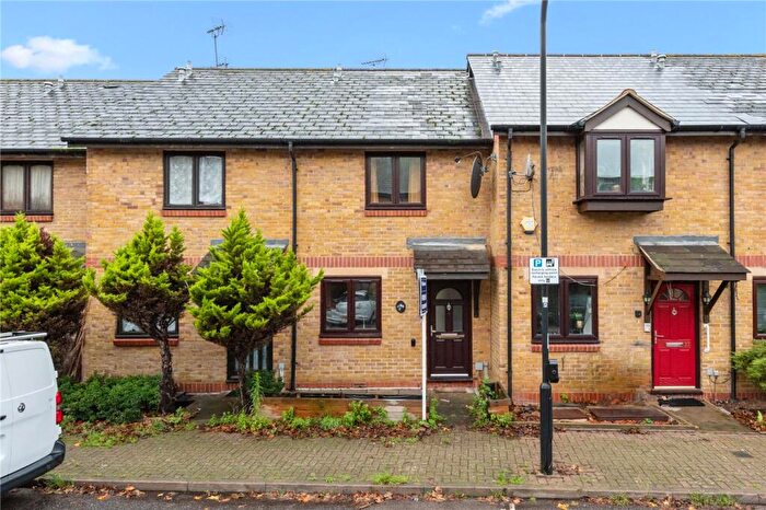 2 Bedroom Terraced House For Sale In Riverside Close, London, E5