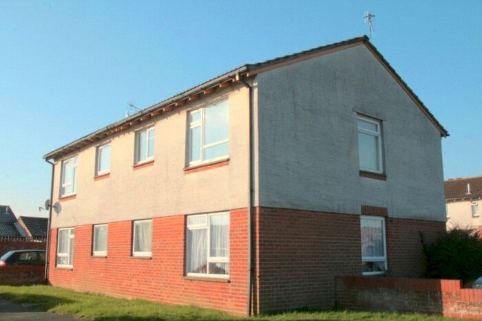 1 Bedroom Flat To Rent In Admirals Walk, Littlehampton, West Sussex, BN17