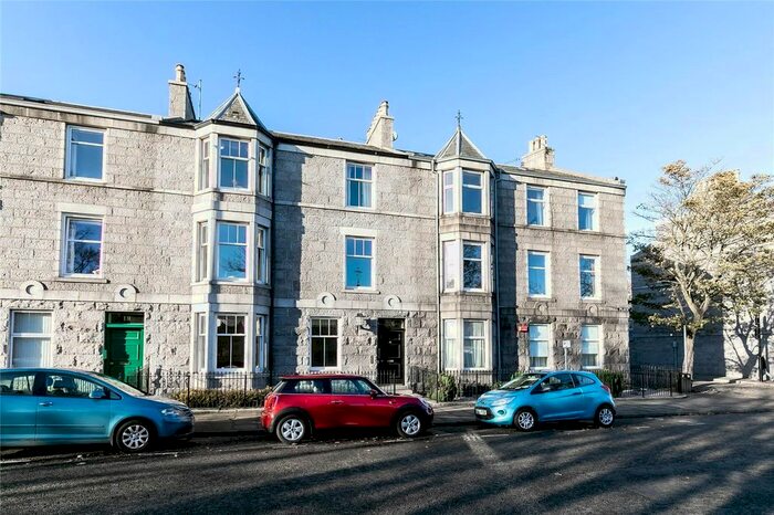 2 Bedroom Flat To Rent In First Floor, Whitehall Place, Aberdeen, AB25