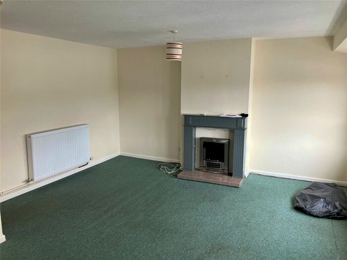 2 Bedroom Flat To Rent In Gwaelod Y Bryn, Llanidloes, Powys, SY18