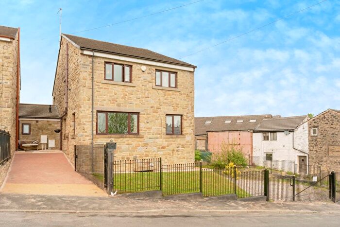 4 Bedroom Detached House For Sale In Lenches Road, Colne, Lancashire, BB8