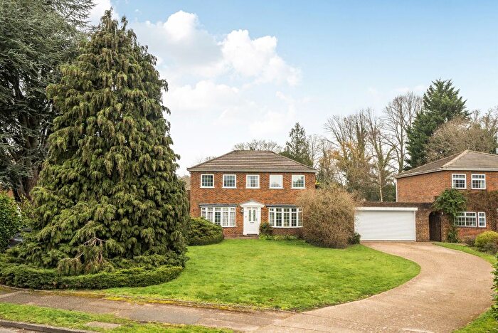 4 Bedroom Detached House To Rent In Hawkhurst, Cobham, KT11