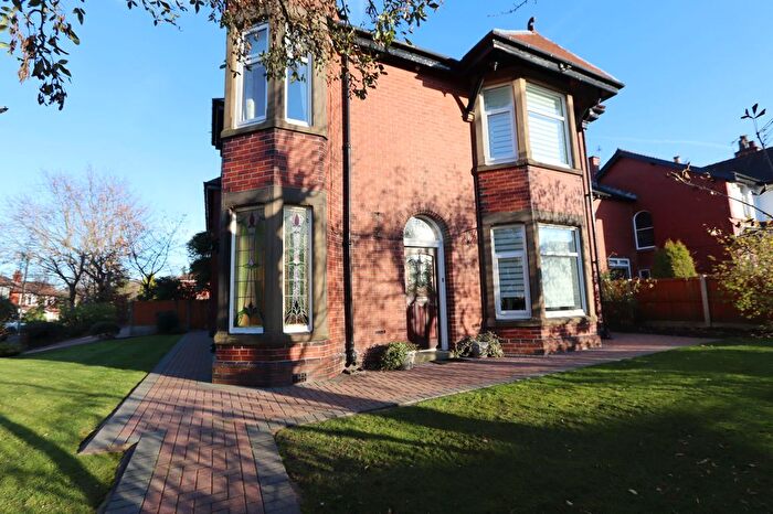 5 Bedroom Detached House To Rent In Dales Lane, Whitefield, M45