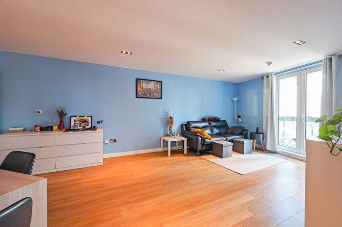 1 Bedroom Flat For Sale In City Tower, Canary Wharf, London, E14