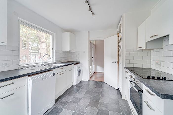2 Bedroom Flat To Rent In Upper Street, Islington, London, N1