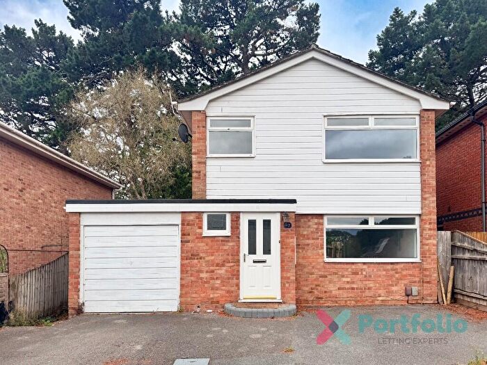 3 Bedroom Detached House To Rent In Littlemoor Avenue, Bournemouth, Dorset, BH11