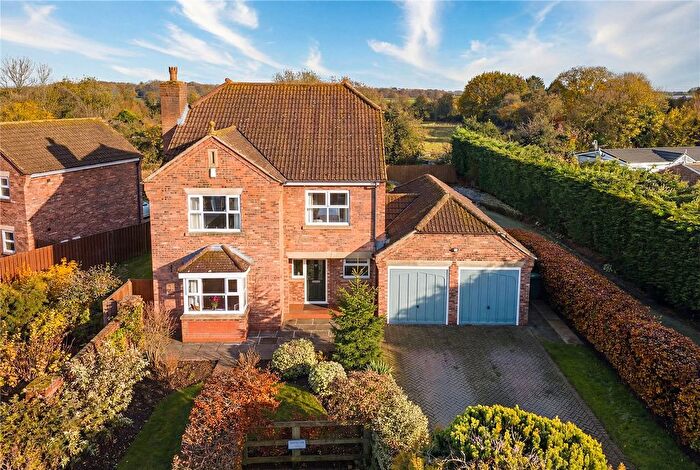 4 Bedroom Detached House For Sale In Lakeside, Acaster Malbis, York, North Yorkshire, YO23